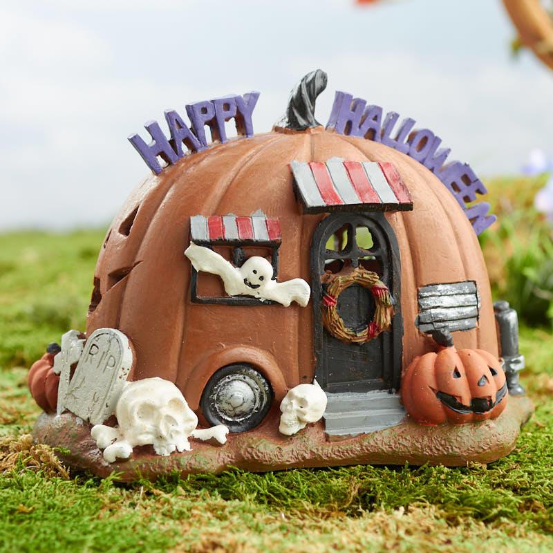 miniature_happy_halloween_pumpkin_camper